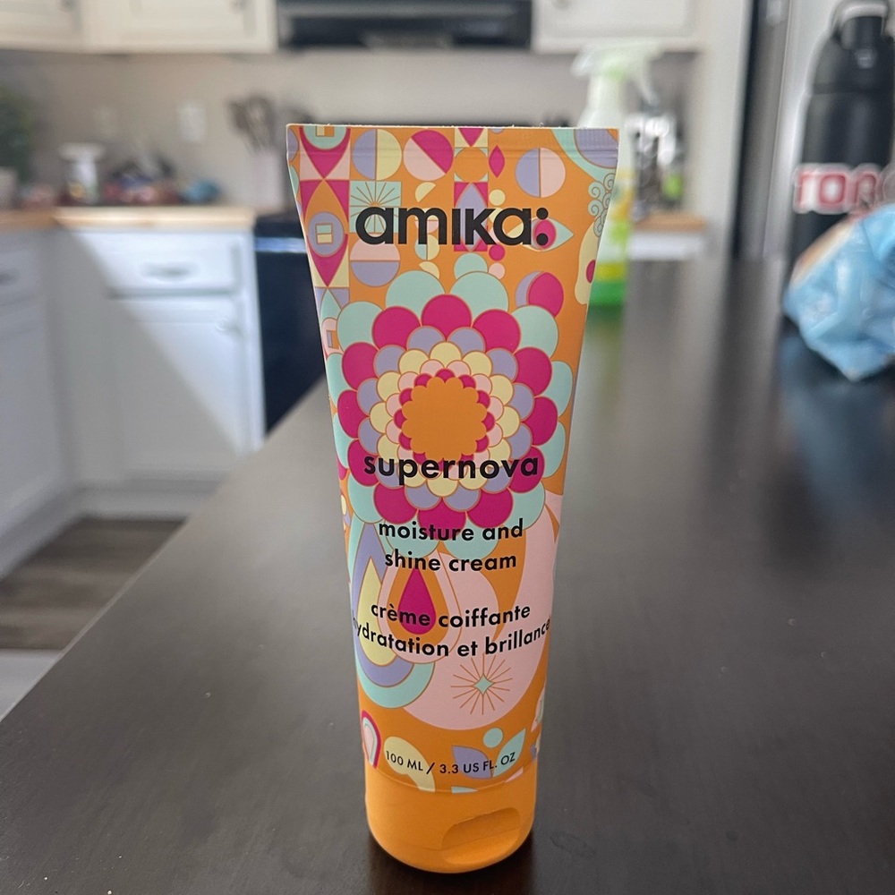 Amika Supernova Moisture and Shine Cream